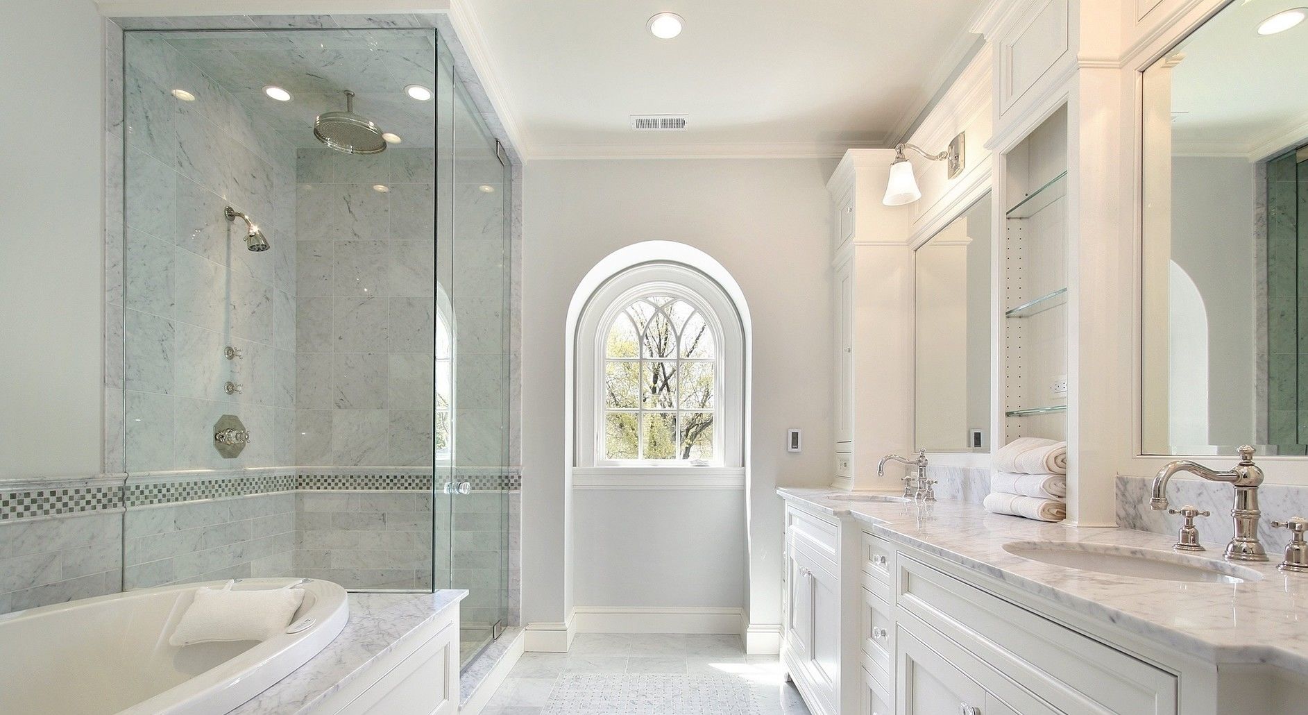 Фото светлых ванных комнат. Мраморная плитка Neoclassica в ванной. Красивые Ванные комнаты. Светлый интерьер ванной. Современная ванная.